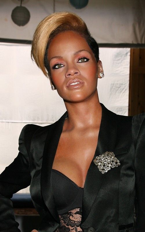 Rihanna blonde statue cire