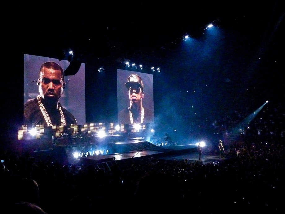 Jay-Z et Kanye West enflamme Bercy au son de Ni**a in Paris